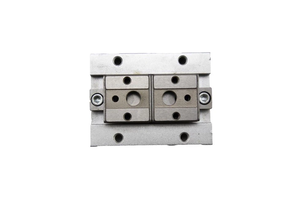 Pneumatic gripper